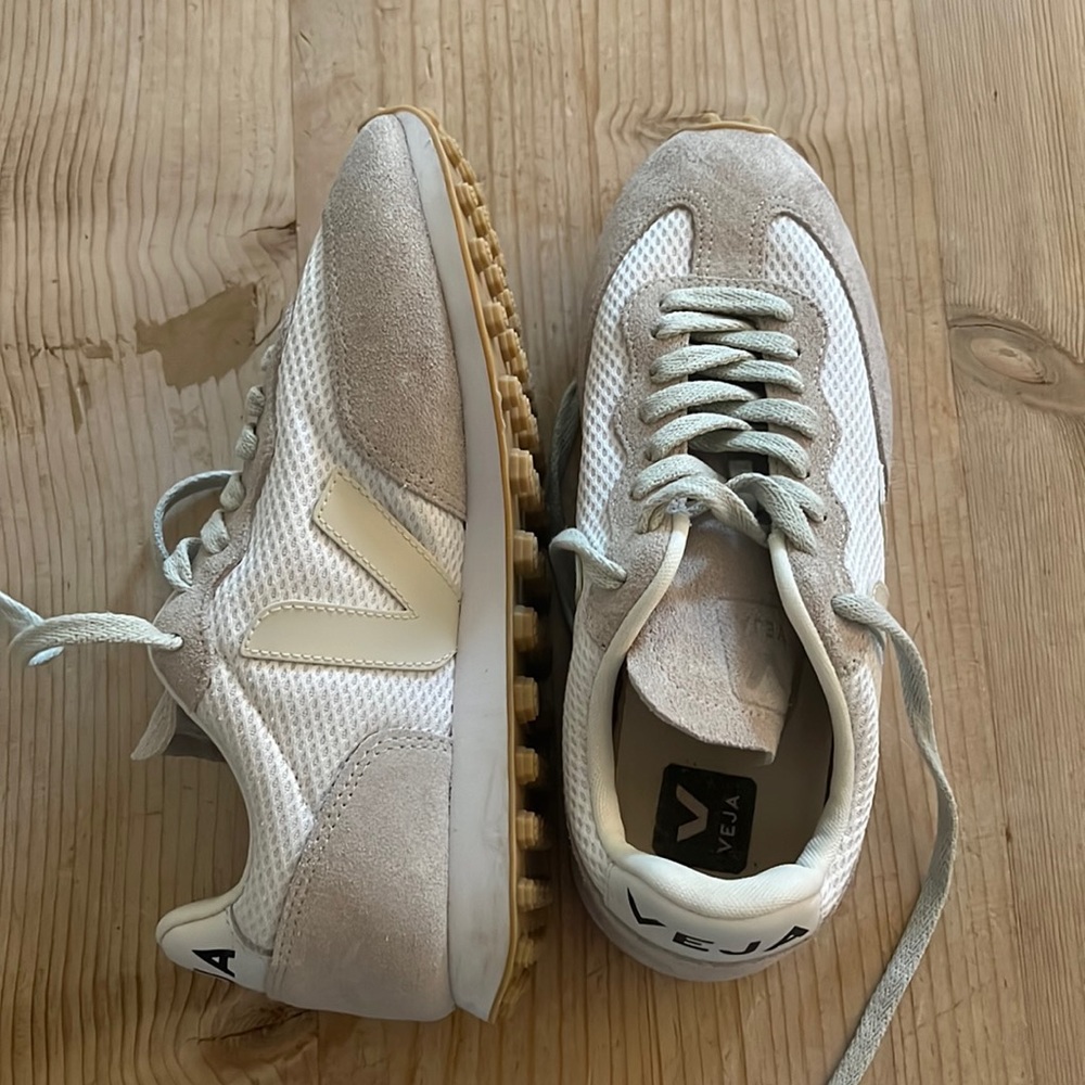 Like new Vejas